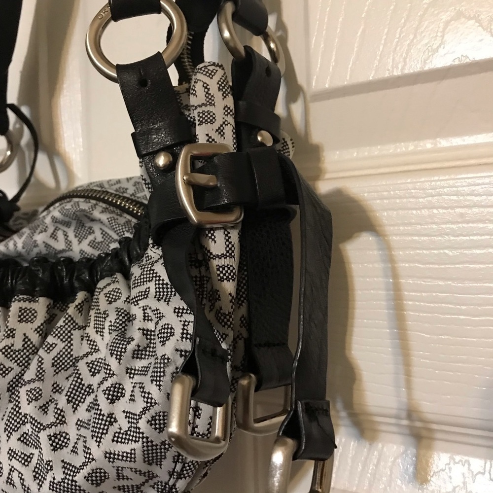 DKNY Baguette dough bag with monogram with genuine leather belts - Picture 3 of 9